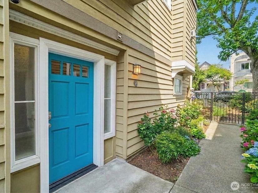 424 21st Avenue, Seattle WA 98122