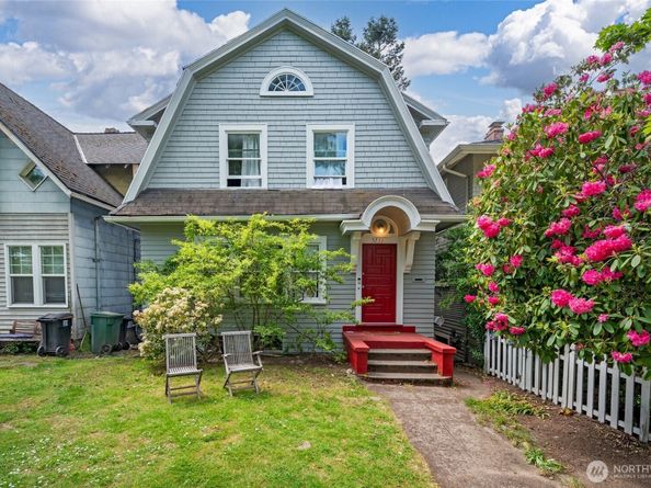 5231 12th Avenue NE, Seattle WA 98105