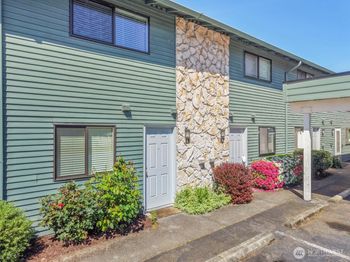 1040 S 320th Street