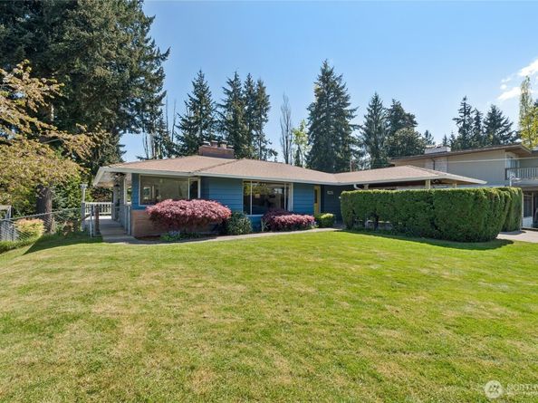 18832 1st Place SW, Normandy Park WA 98166