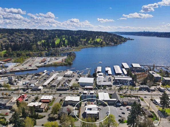 6219 NE 181st Street 301, Kenmore WA 98028