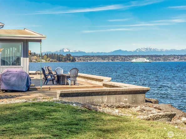 10873 Point Vashon Drive SW, Vashon WA 98070