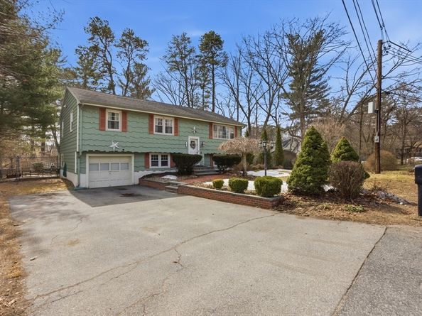 41 Bridge St, Tewksbury MA 01876