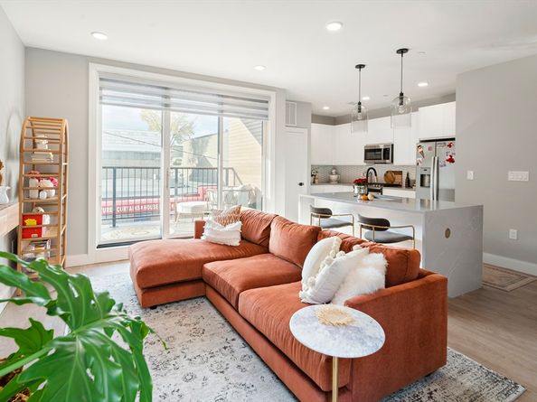 277 Border Street 204, Boston MA 02128