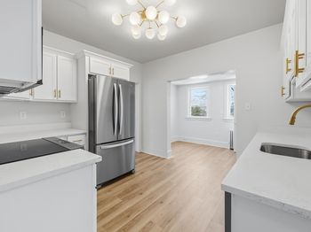 22 Douglas Ave