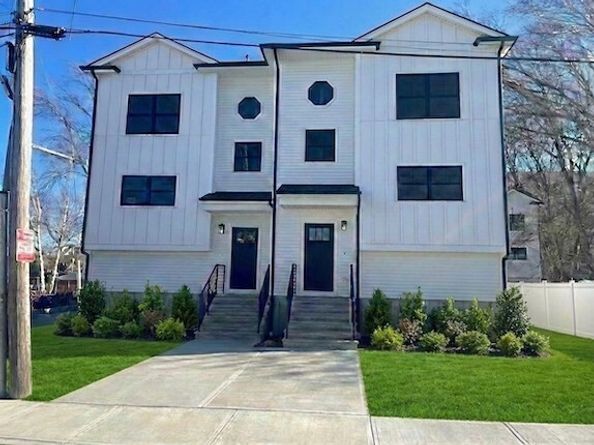 84 Arcadia 2, Revere MA 02151