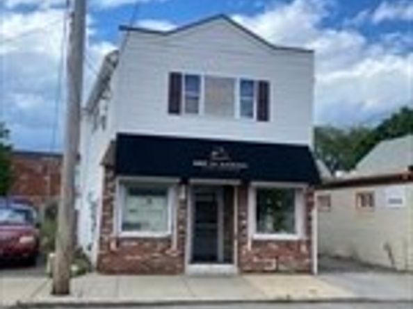 141 Essex St, Lynn MA 01902