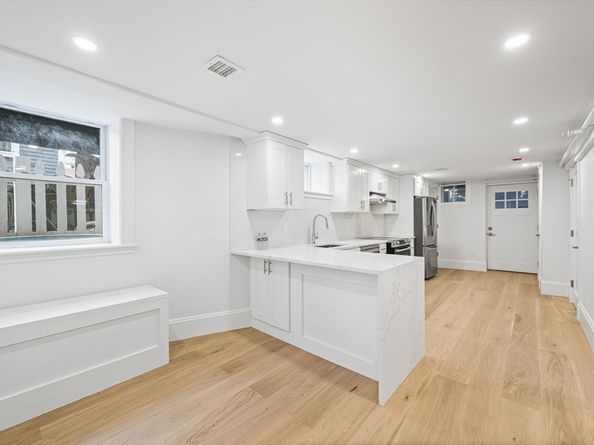 10 Beech St 1, Cambridge MA 02140