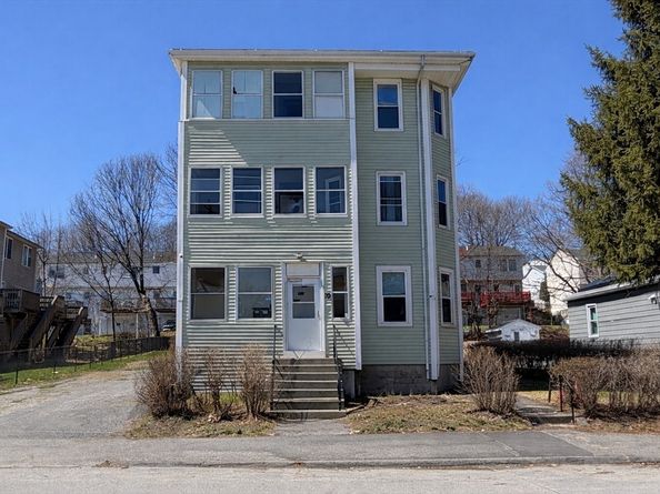 70 Vale St, Worcester MA 01604