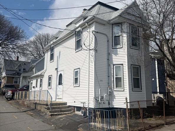 216 Crest Ave, Revere MA 02151