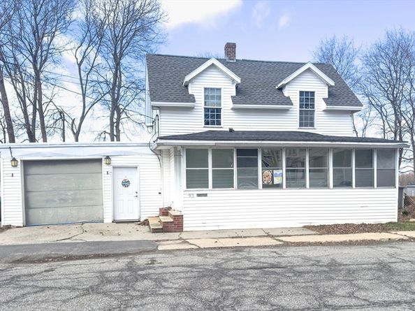 93 Greenwood St, Gardner MA 01440