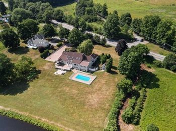 6 Lynbrook Road