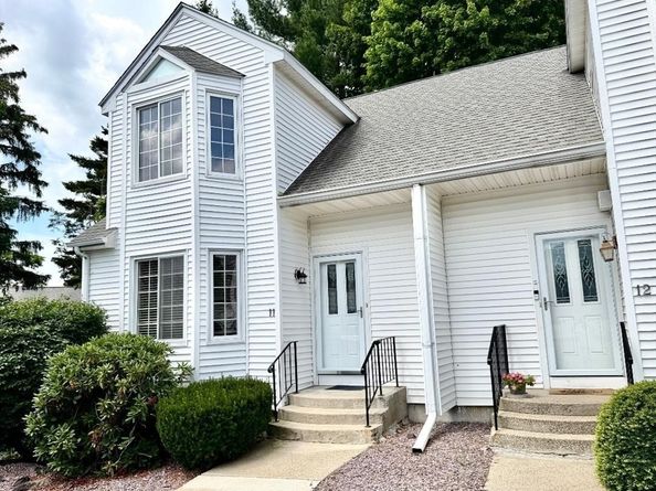 27 Church St 11, Weymouth MA 02189