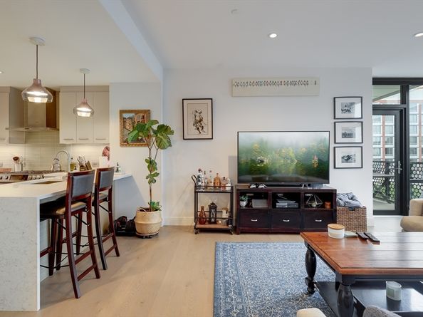 40 Traveler St 410, Boston MA 02118