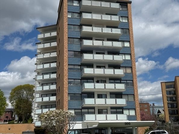 300 Lynn Shore Drive 207, Lynn MA 01902