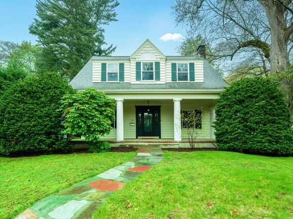 320 Quinobequin Rd, Newton MA 02468