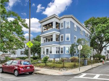 559 Adams St