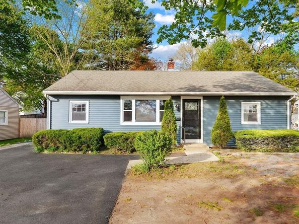 423 Bedford St, Lexington MA 02420