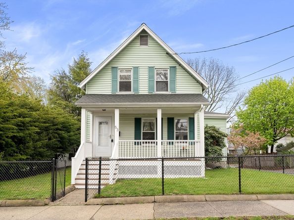 53 Henderson St, Arlington MA 02474