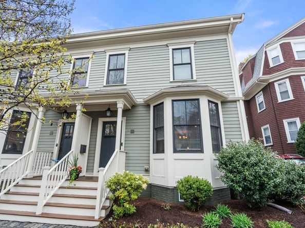 221 Freeman St 221, Brookline MA 02446