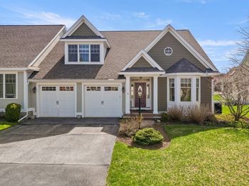 8 Ridgeway Cir