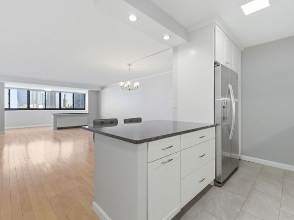 9 Hawthorne Place 11J, Boston MA 02114