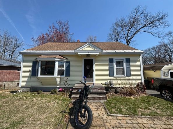 148 Pond St, Leominster MA 01453