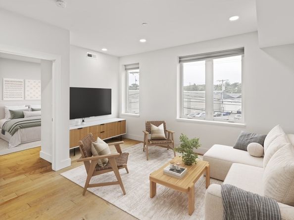 50 Hichborn St 204, Boston MA 02135