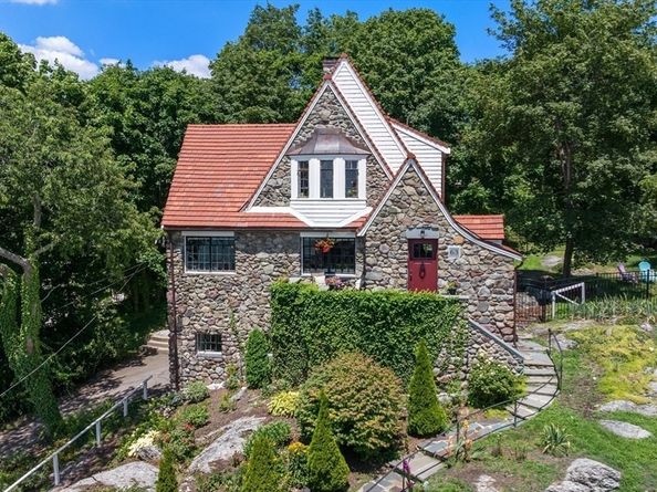 63 Crabtree Rd, Quincy MA 02171