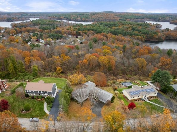 31 Overlook Dr, Southborough MA 01772