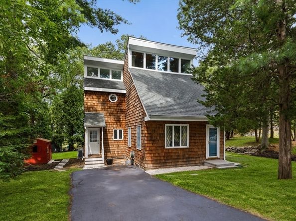 18 Greenwood St, Lexington MA 02421