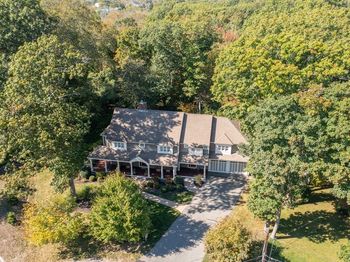 137 Fairoaks Ln