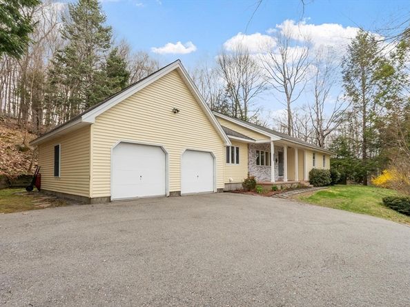 41 Betty Spring Rd, Gardner MA 01440