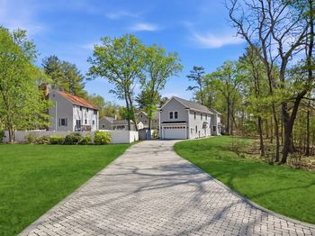 1295 Main St