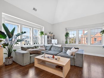 225 Dorchester St