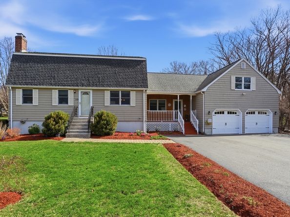 110 Starr Ave, Tewksbury MA 01876