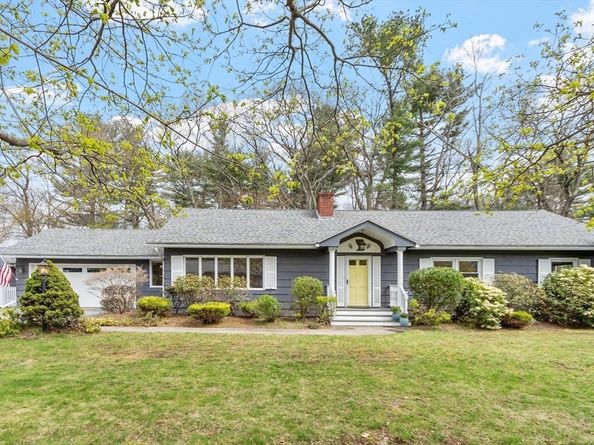 1 Hawthorne Circle, Andover MA 01810