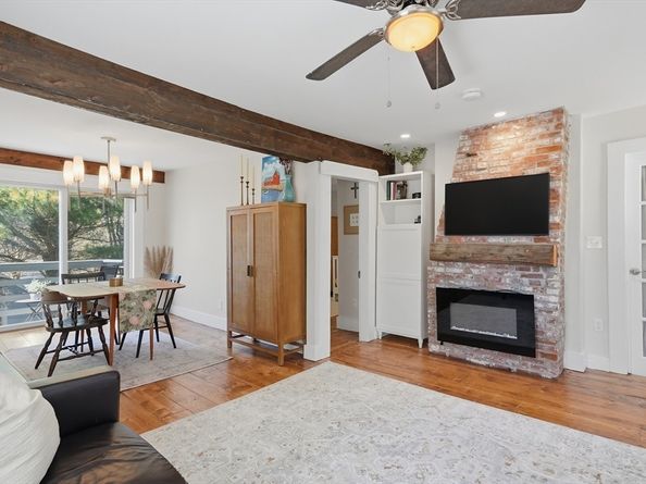 28 Village Street 2, Marblehead MA 01945