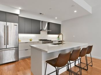 531-533 E 2nd St