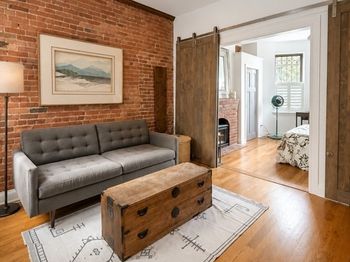 9 Albemarle St