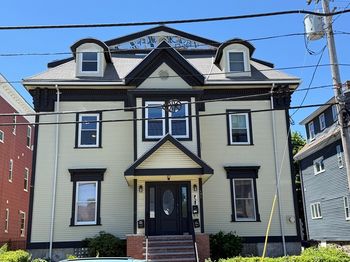 131 Laurel St