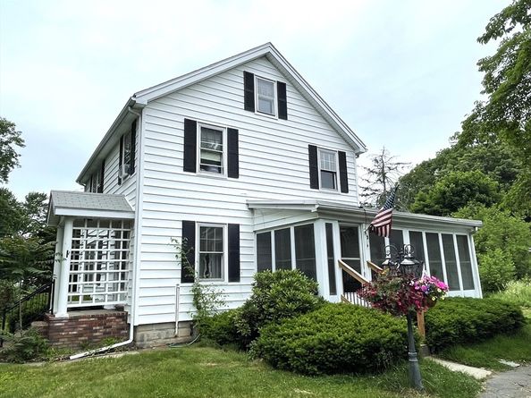 3 Lowell St, Burlington MA 01803