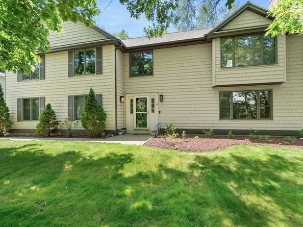 25 Dexter Rd, Melrose MA 02176