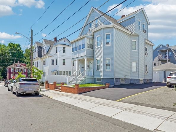 29 Harvey St, Everett MA 02149