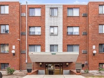800 Governors Dr