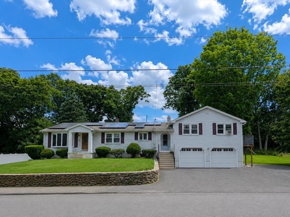 8 Rochelle St, Auburn MA 01501