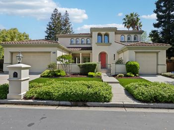 5867 Gleneagles Circle