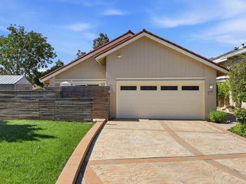 2372 Apsis Court