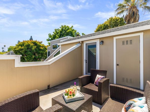 1993 Plymouth Street 11, Mountain View CA 94043