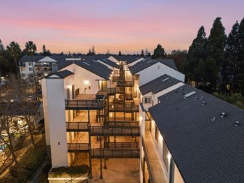 929 E El Camino Real